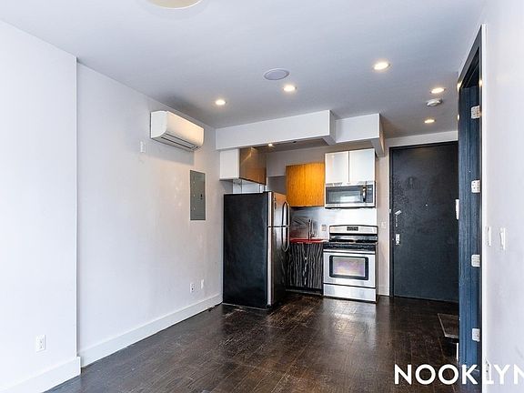 3rd image of 716 Nostrand Ave #4E