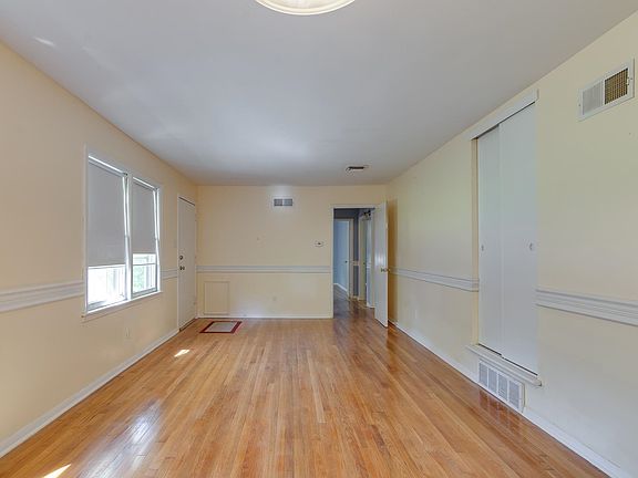5th image of 4308 Hilldale Ave