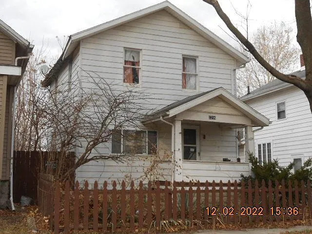 1216 Elm St photo 1