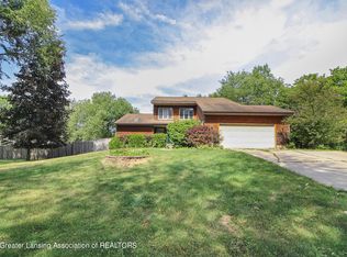 916 Wolverine Rd, Mason, MI 48854