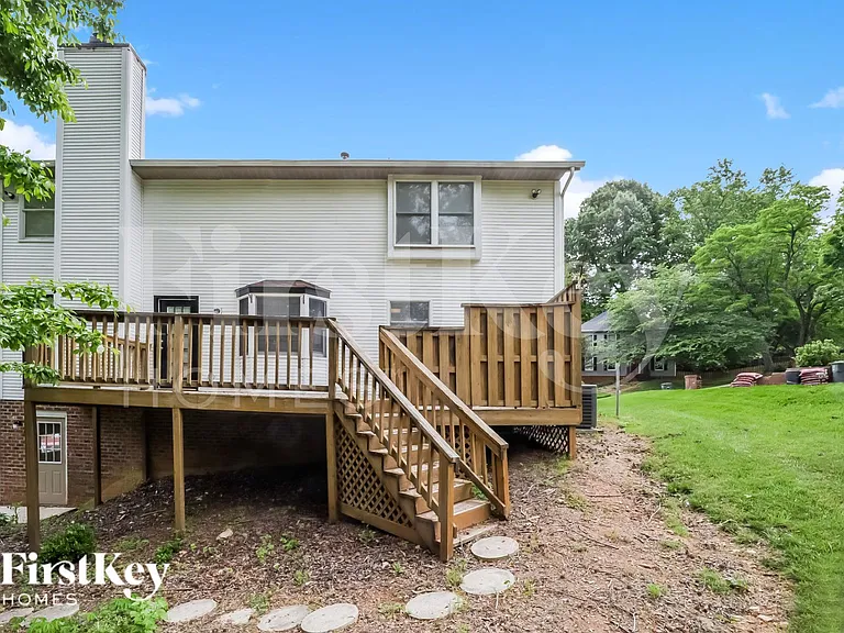 1303 Wakefield Pl — Photo 15