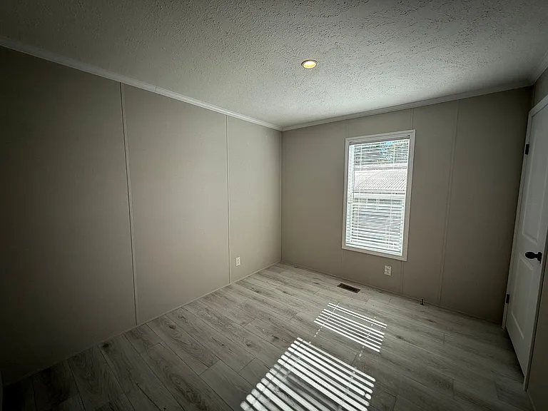 Colonial Oaks — Photo 26