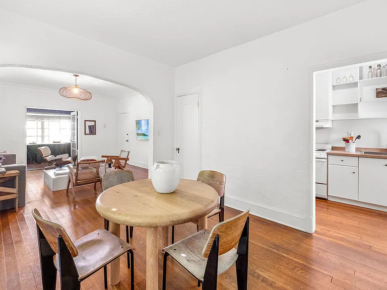 526 Catalonia Ave #1 — Photo 4