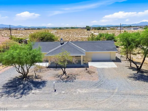 819 Mount Charleston Dr, Pahrump, NV 89048
