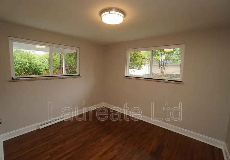 2268 W Maplewood Ave — Photo 10