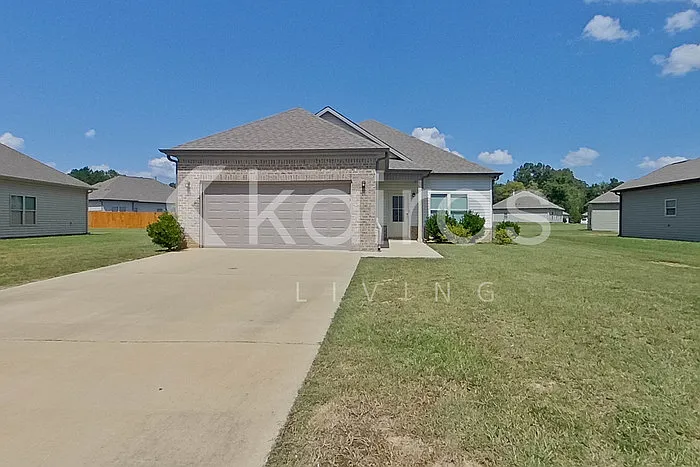 150 White Oak Cir