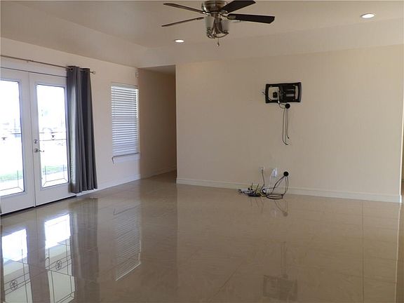 4th image of 4214 Fm Road 1694