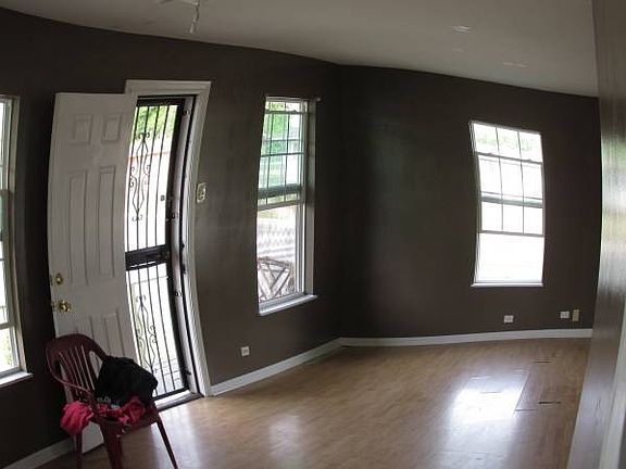 2nd image of 102 Notre Dame Dr