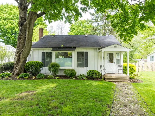 550 Mason St, Saugatuck, MI 49453