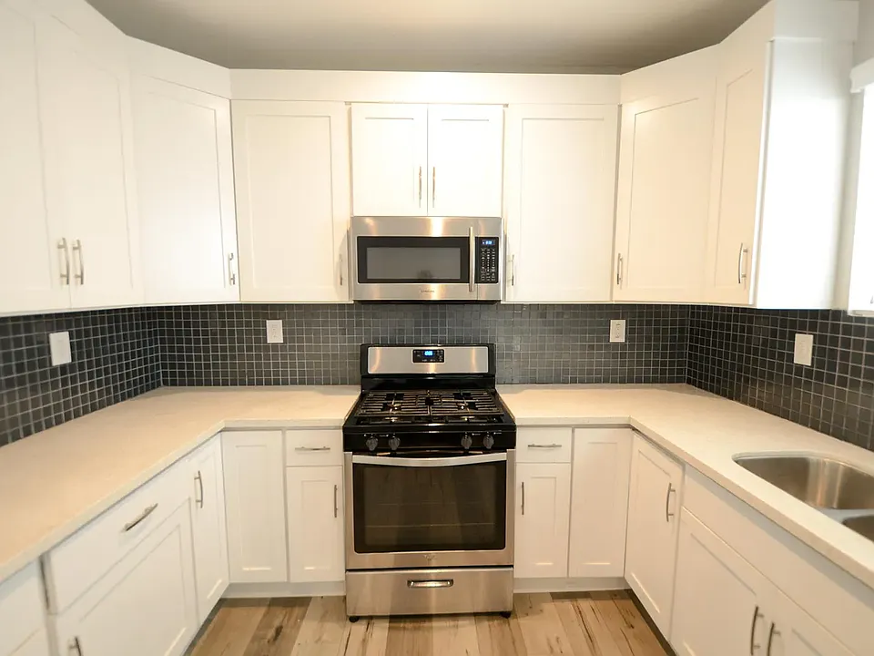 134 E 104th St