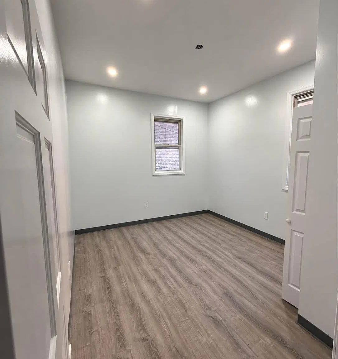 3 bed, 1.0 bath, 1716 sqft, $3,373 — Photo 3