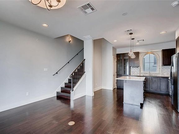 4th image of 2207 Pasadena Dr APT 17