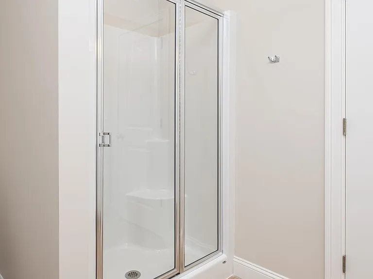 8 Edgewater Cir #8 — Photo 11