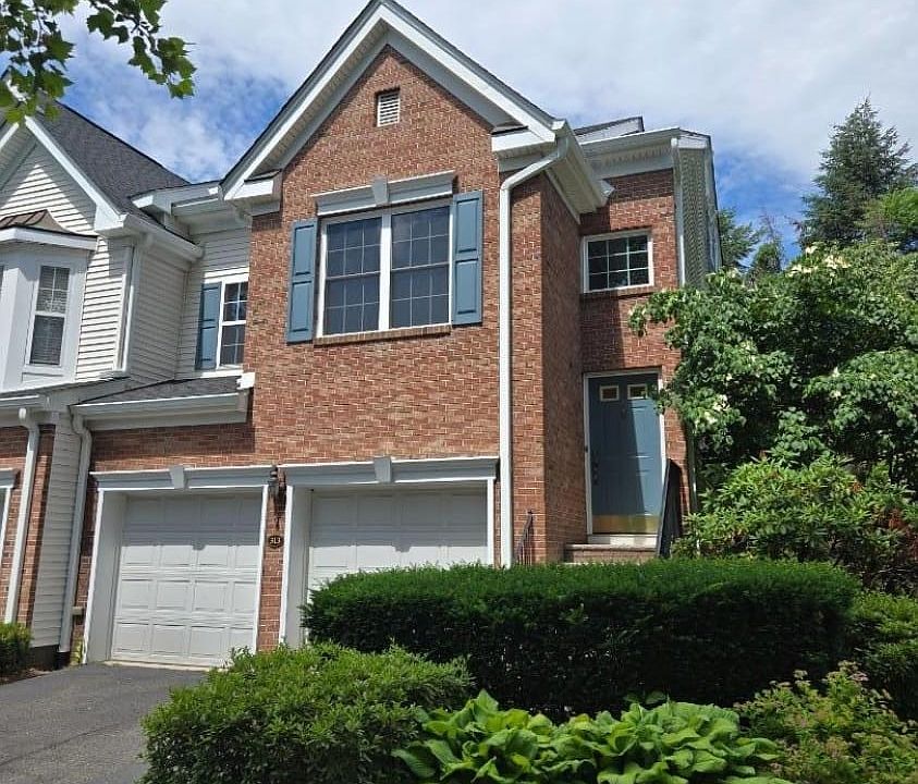 1st image of 313 Winthrop Dr