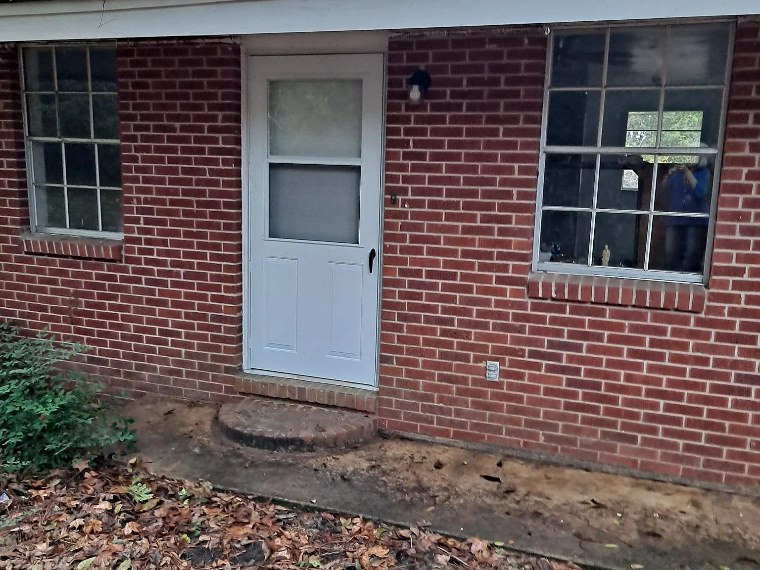 3 bed, 994 sqft, $1,000 — Photo 1