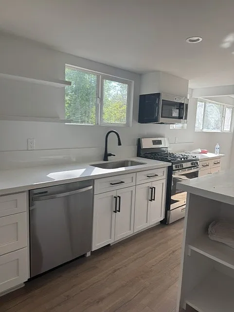 3 bed, 2000 sqft, $3,855 — Photo 2