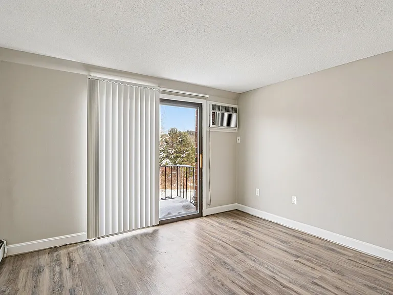 24-web-or-mls-135 Elm St 84-S0412-005