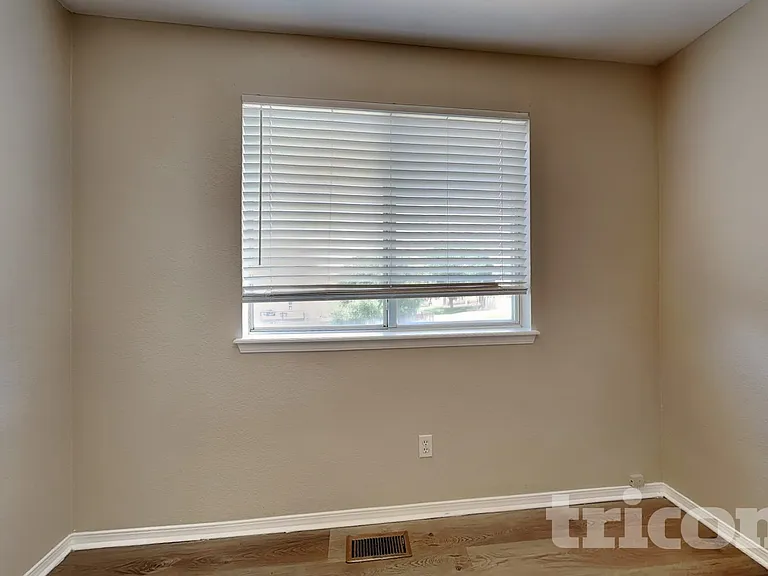 12789 Elm St — Photo 13