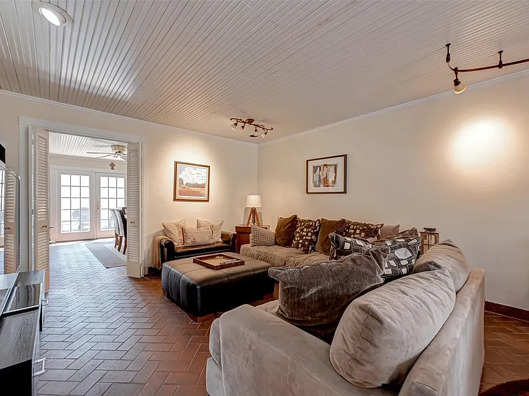 6329 Del Monte Dr #100 — Photo 11
