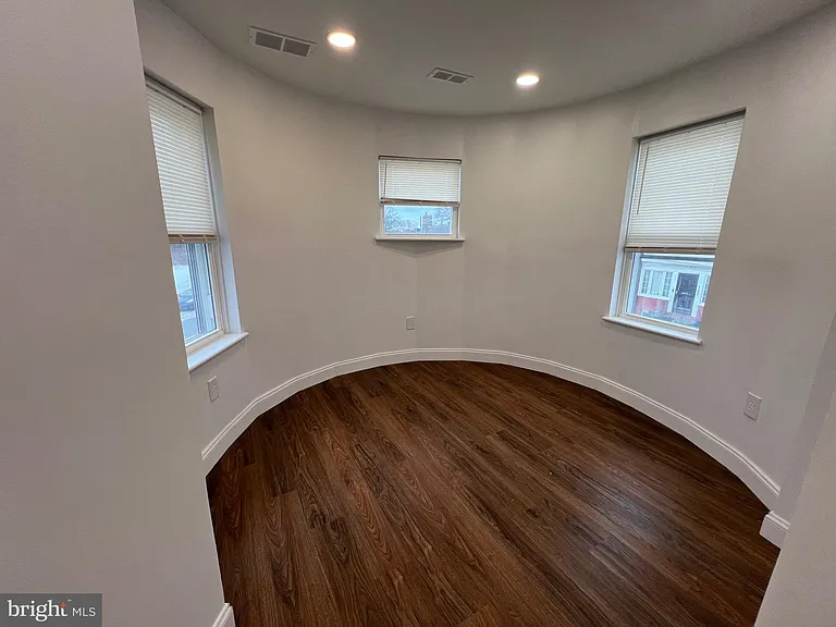 2145 Elkins Ave #B — Photo 22