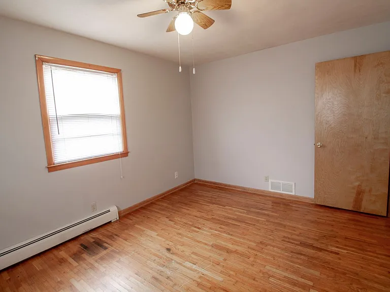1303 Smiley Ln — Photo 21