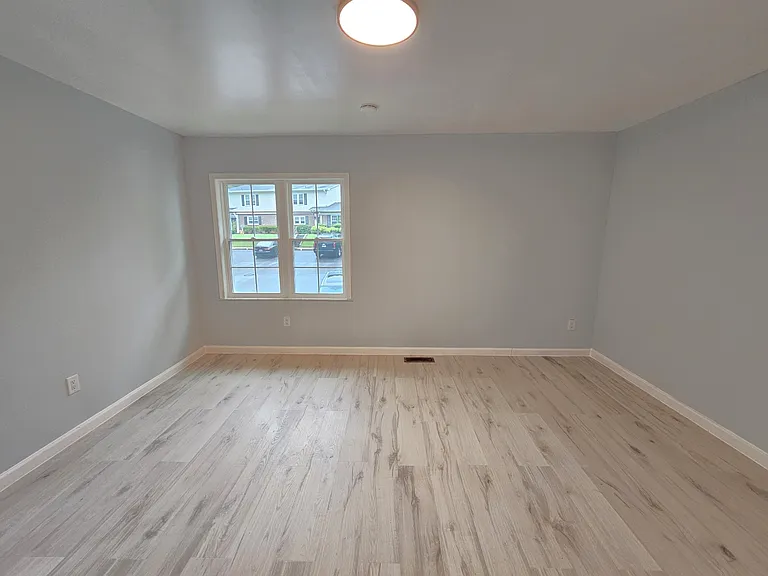 35 Summercreek Dr — Photo 22