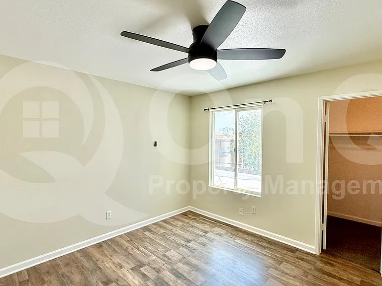 6836 S Jentilly Ln — Photo 14