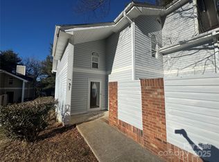 805 Salem Pointe Ln, Winston Salem, NC 27101
