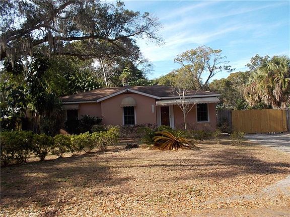 2nd image of 1010 Pinebrook Dr