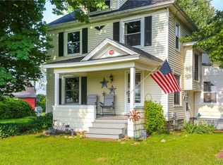 6807 Draper Rd, Akron, NY 14001