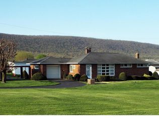 204 Post Rd, Valley View, PA 17983