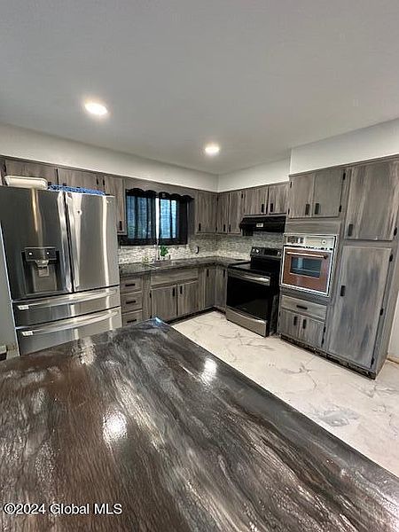 5th image of 409 Whitehall Road