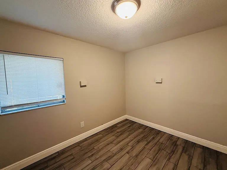 4203 E Yukon St — Photo 31