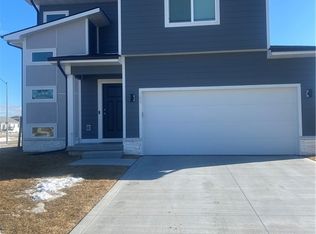 743 SE 70th St, Pleasant Hill, IA 50327