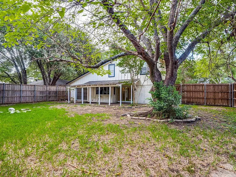 902 Firestone Ln — Photo 25