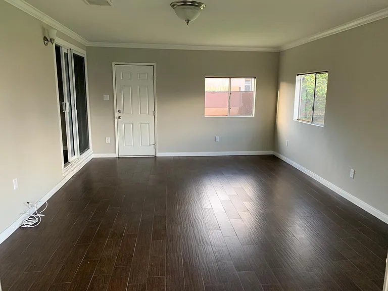 9030 Swinton Ave — Photo 13
