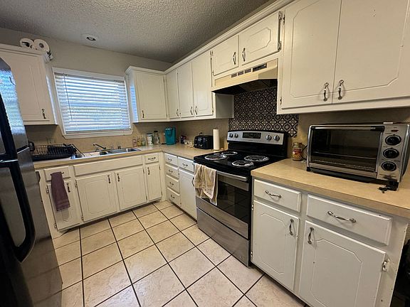 5th image of 7515 Avenue W APT B