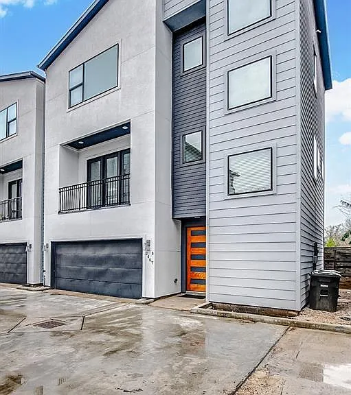 2407 Anita St #B — Photo 3
