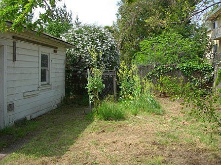 2nd image of 2314 Curtis St