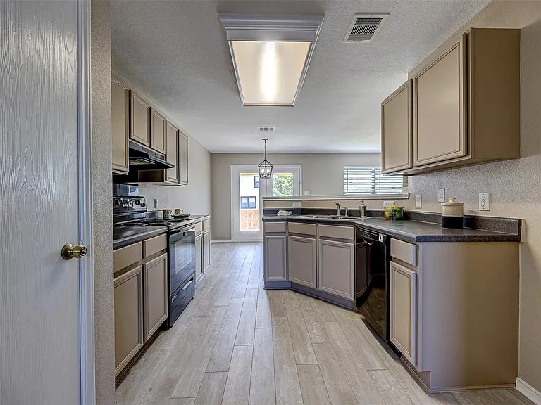 3673 Texana Loop — Photo 38