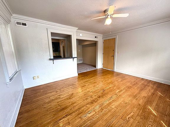 3rd image of 2716 N Robinson Ave APT 7