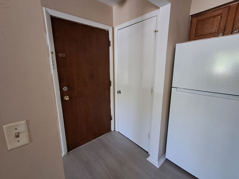 main entry and coat closet