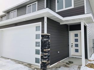 2505 Granite Dr NW, Minot, ND 58703