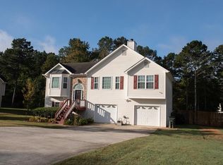 135 Creekwood Dr, Carrollton, GA 30116