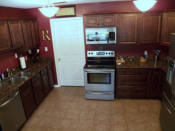 3rd image of 113 Rollingwood Dr