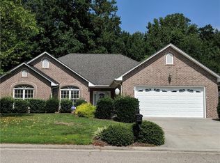 517 Cobblestone Dr, Hopewell, VA 23860