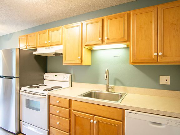 4th image of 4030 SE Gladstone St #13