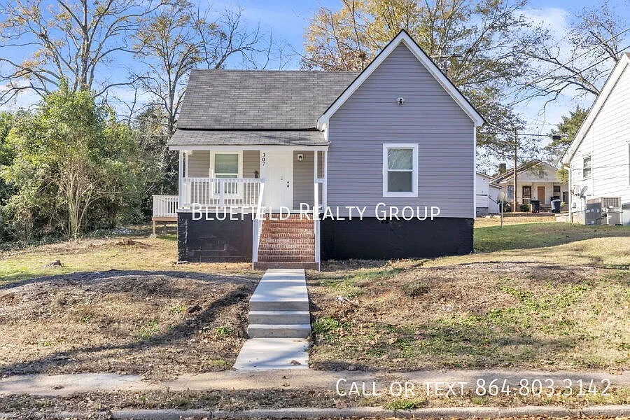 Cozy 2BR, 1BA Home with Spacious Yard in Downtown Anderson! Price improved to $1400/mo rent — Photo 1