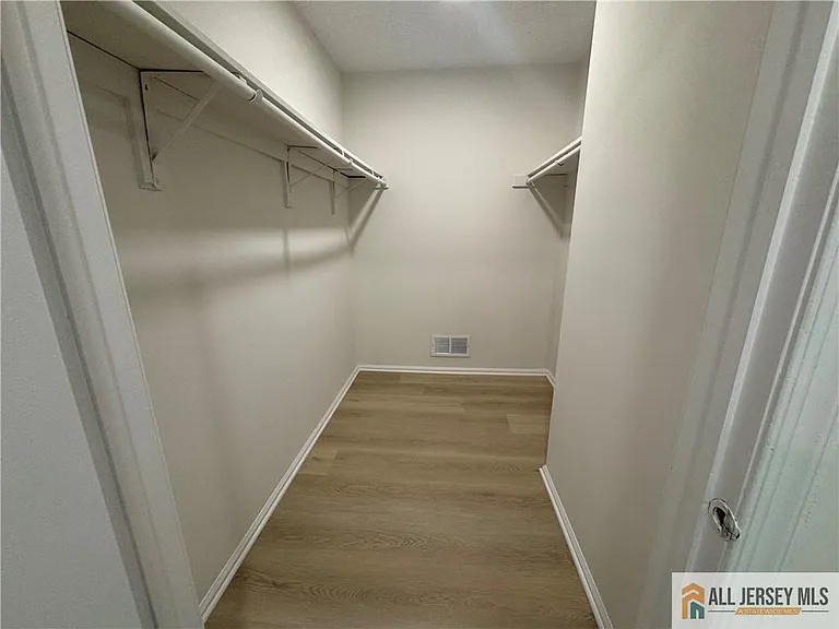 7 Sheffield Ct — Photo 15