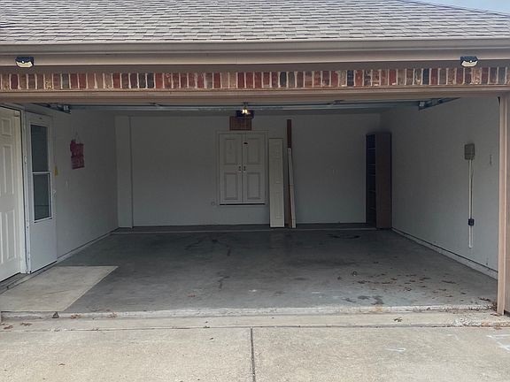 2nd image of 501 Waterford St